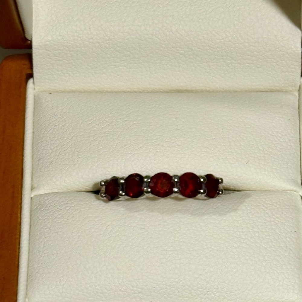 Gemstone King 1.25ctw Garnet Sterling Silver Ring - Picture 2 of 4